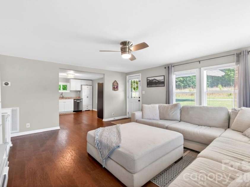 3407 Ratchford Drive, Gastonia, NC 28056.  MLS# CAR4385064, YatesRealty ID 26239. Living Room