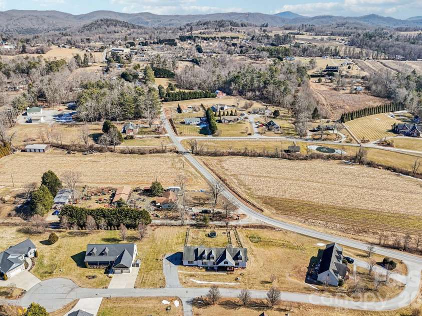 76 Cheraw Lane, Flat Rock, NC 28731.  MLS# CAR4345207, YatesRealty ID 2624. 