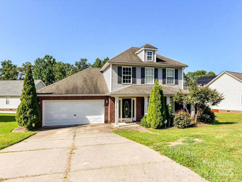 2922 Ireton Place, Kannapolis, NC 28083.  MLS# CAR4282311, YatesRealty ID 26240. 