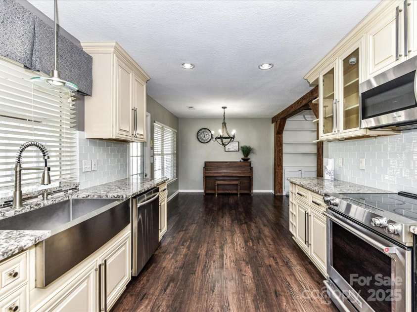 2922 Ireton Place, Kannapolis, NC 28083.  MLS# CAR4282311, YatesRealty ID 26240. 