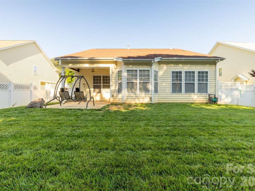 524 Sugar Tree Drive, Rock Hill, SC 29732.  MLS# CAR4385633, YatesRealty ID 26241. 