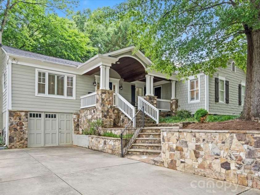 3000 Forest Park Drive, Charlotte, NC 28209.  MLS# CAR4384123, YatesRealty ID 26244. 
