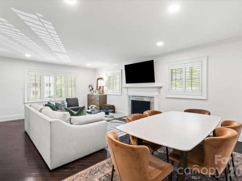 3000 Forest Park Drive, Charlotte, NC 28209.  MLS# CAR4384123, YatesRealty ID 26244. 