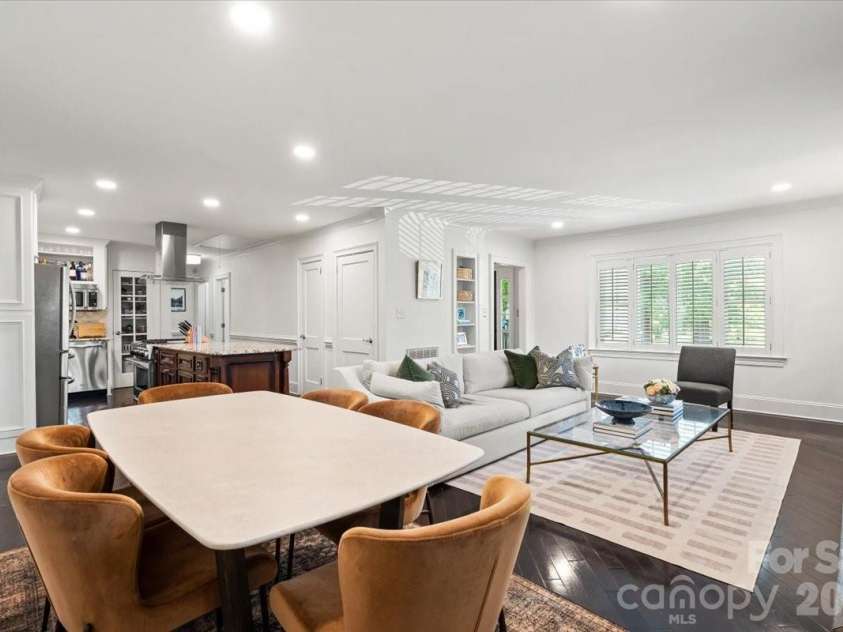 3000 Forest Park Drive, Charlotte, NC 28209.  MLS# CAR4384123, YatesRealty ID 26244. 