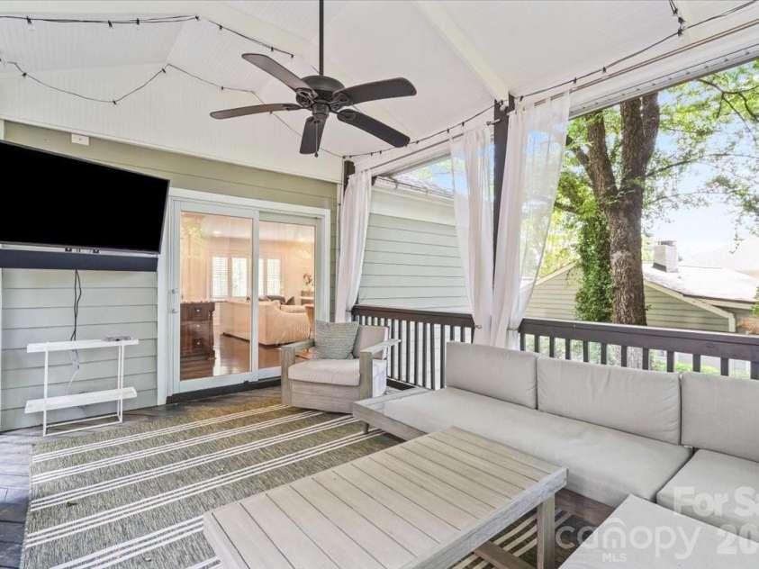 3000 Forest Park Drive, Charlotte, NC 28209.  MLS# CAR4384123, YatesRealty ID 26244. 