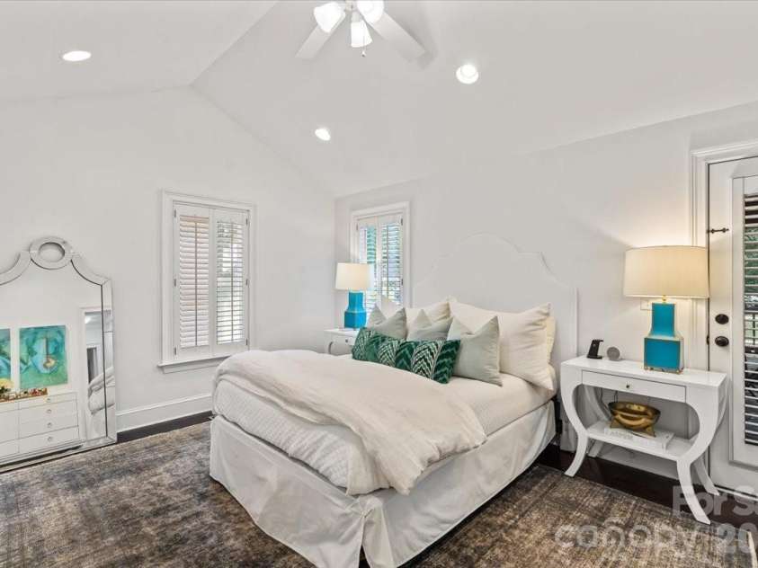 3000 Forest Park Drive, Charlotte, NC 28209.  MLS# CAR4384123, YatesRealty ID 26244. 