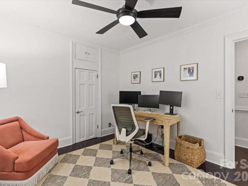 3000 Forest Park Drive, Charlotte, NC 28209.  MLS# CAR4384123, YatesRealty ID 26244. 