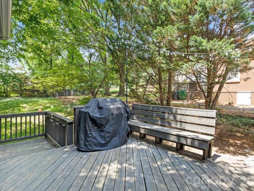 3000 Forest Park Drive, Charlotte, NC 28209.  MLS# CAR4384123, YatesRealty ID 26244. 