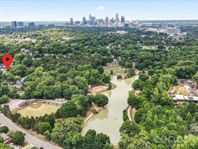 3000 Forest Park Drive, Charlotte, NC 28209.  MLS# CAR4384123, YatesRealty ID 26244. 