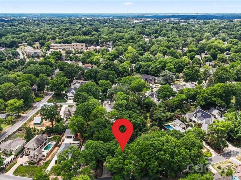 3000 Forest Park Drive, Charlotte, NC 28209.  MLS# CAR4384123, YatesRealty ID 26244. 