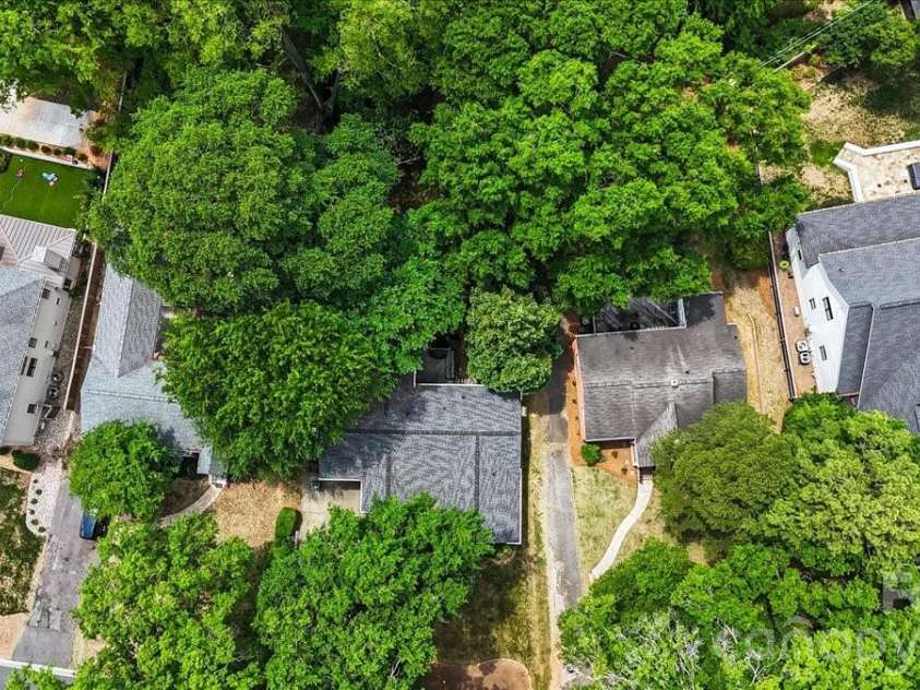 3000 Forest Park Drive, Charlotte, NC 28209.  MLS# CAR4384123, YatesRealty ID 26244. 