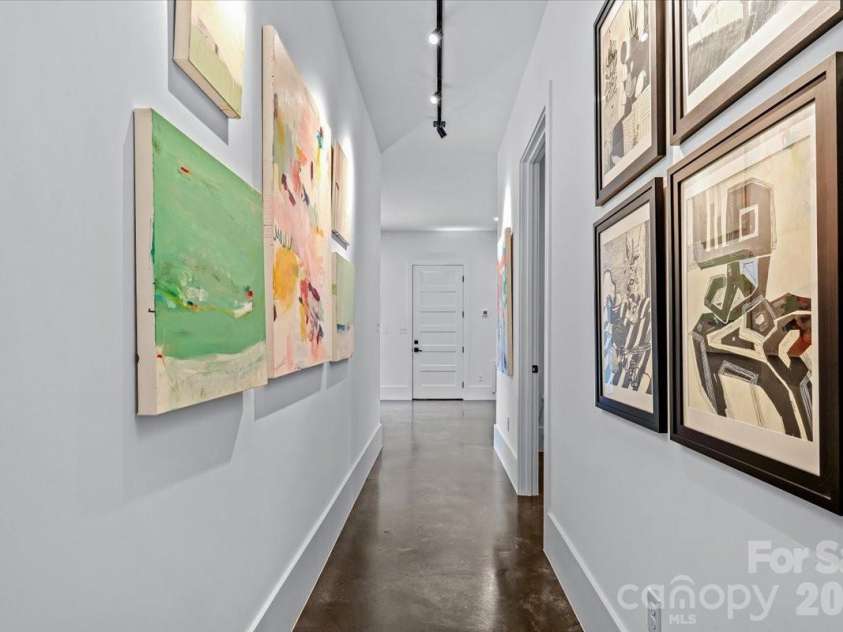 3304 Mar Vista Circle, Charlotte, NC 28209.  MLS# CAR4383686, YatesRealty ID 26245. 