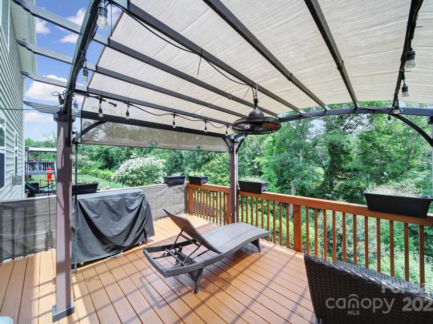 1604 Trentwood Drive, Fort Mill, SC 29715.  MLS# CAR4270619, YatesRealty ID 26246. 