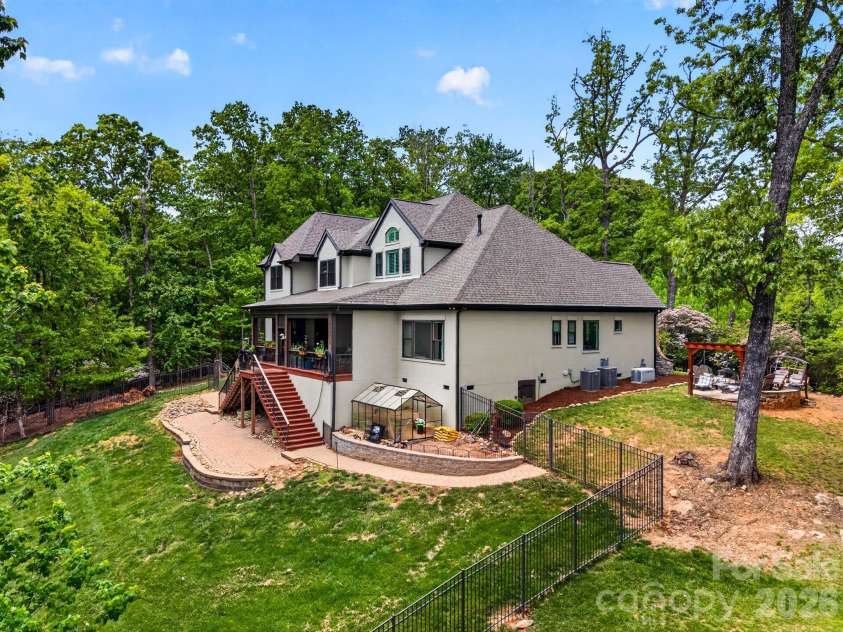 671 Mills River Way, Horse Shoe, NC 28742.  MLS# CAR4373435, YatesRealty ID 26246. 