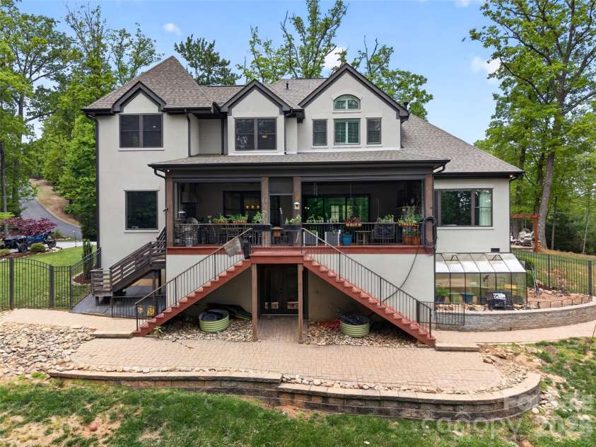 671 Mills River Way, Horse Shoe, NC 28742.  MLS# CAR4373435, YatesRealty ID 26246. 