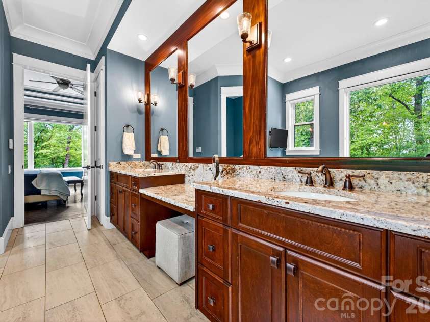 671 Mills River Way, Horse Shoe, NC 28742.  MLS# CAR4373435, YatesRealty ID 26246. 