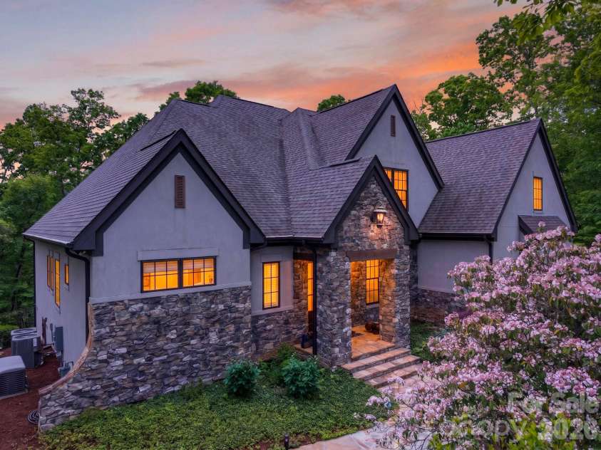 671 Mills River Way, Horse Shoe, NC 28742.  MLS# CAR4373435, YatesRealty ID 26246. 