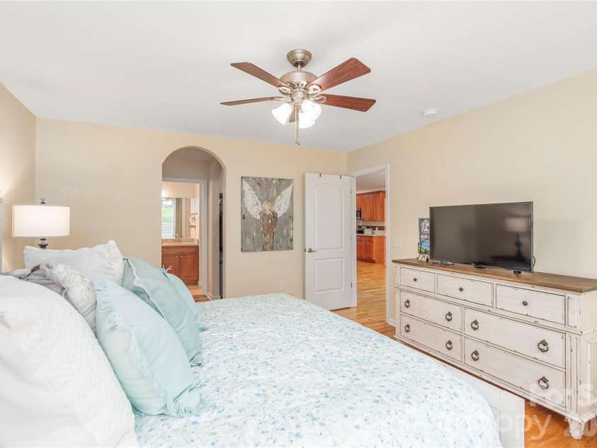 122 February Lane, Waynesville, NC 28785.  MLS# CAR4386086, YatesRealty ID 26247. 