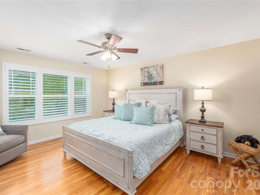 122 February Lane, Waynesville, NC 28785.  MLS# CAR4386086, YatesRealty ID 26247. 
