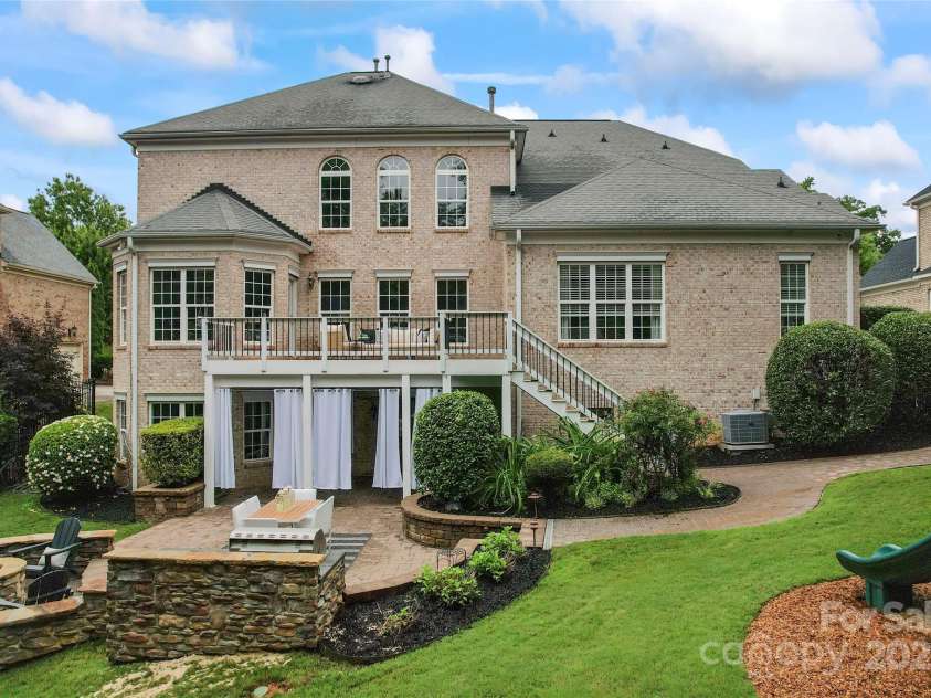13716 Glen Abbey Drive, Charlotte, NC 28278.  MLS# CAR4265322, YatesRealty ID 26248. 