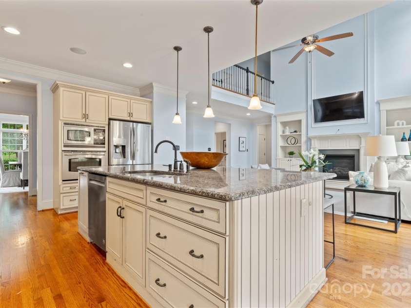 13716 Glen Abbey Drive, Charlotte, NC 28278.  MLS# CAR4265322, YatesRealty ID 26248. 