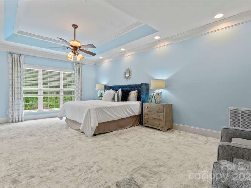 13716 Glen Abbey Drive, Charlotte, NC 28278.  MLS# CAR4265322, YatesRealty ID 26248. 