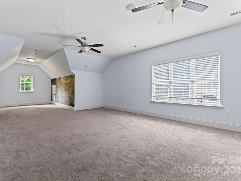13716 Glen Abbey Drive, Charlotte, NC 28278.  MLS# CAR4265322, YatesRealty ID 26248. 