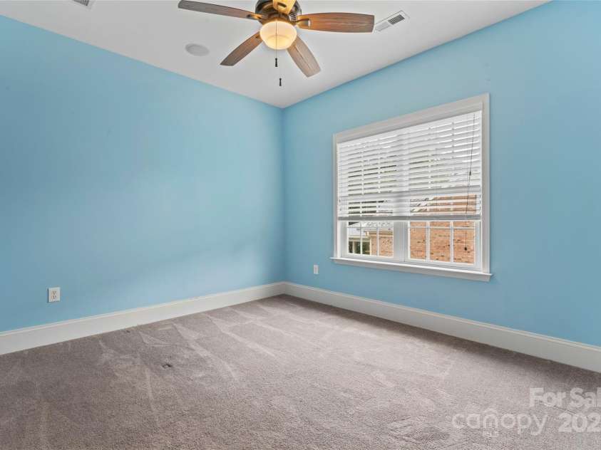 13716 Glen Abbey Drive, Charlotte, NC 28278.  MLS# CAR4265322, YatesRealty ID 26248. 