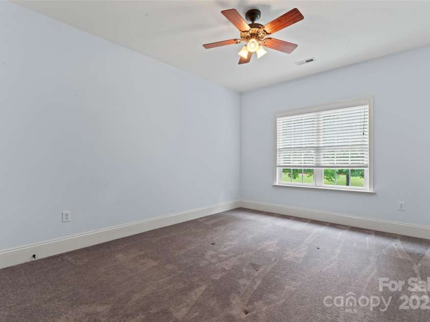 13716 Glen Abbey Drive, Charlotte, NC 28278.  MLS# CAR4265322, YatesRealty ID 26248. 