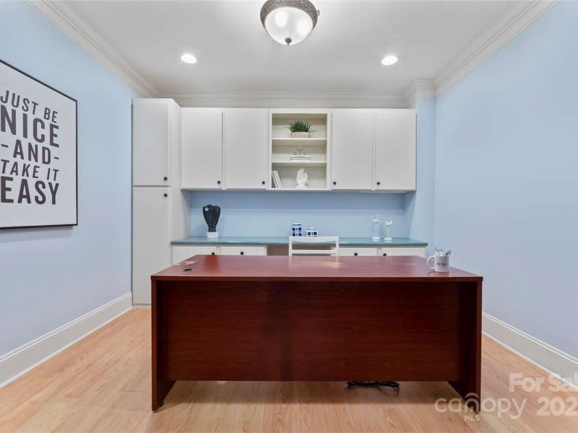 13716 Glen Abbey Drive, Charlotte, NC 28278.  MLS# CAR4265322, YatesRealty ID 26248. 