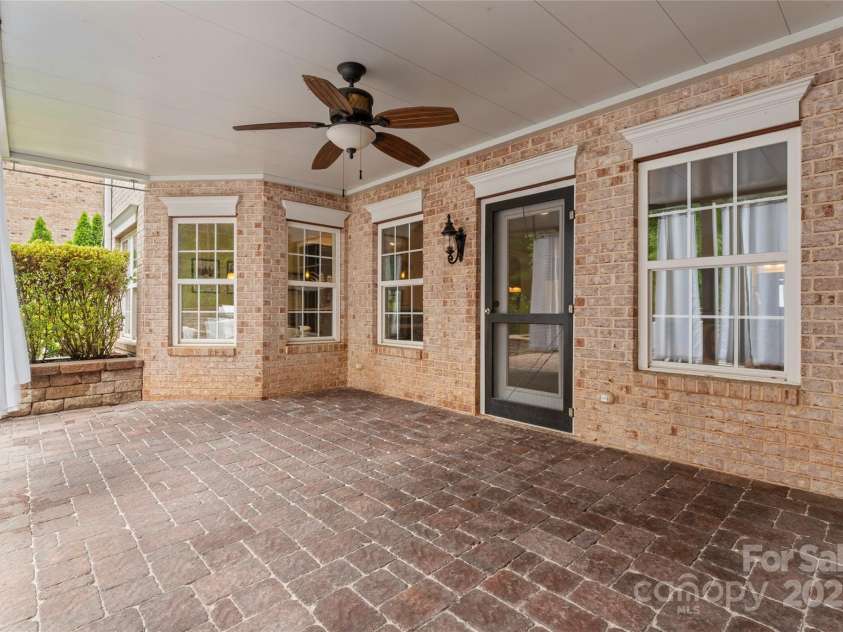 13716 Glen Abbey Drive, Charlotte, NC 28278.  MLS# CAR4265322, YatesRealty ID 26248. 