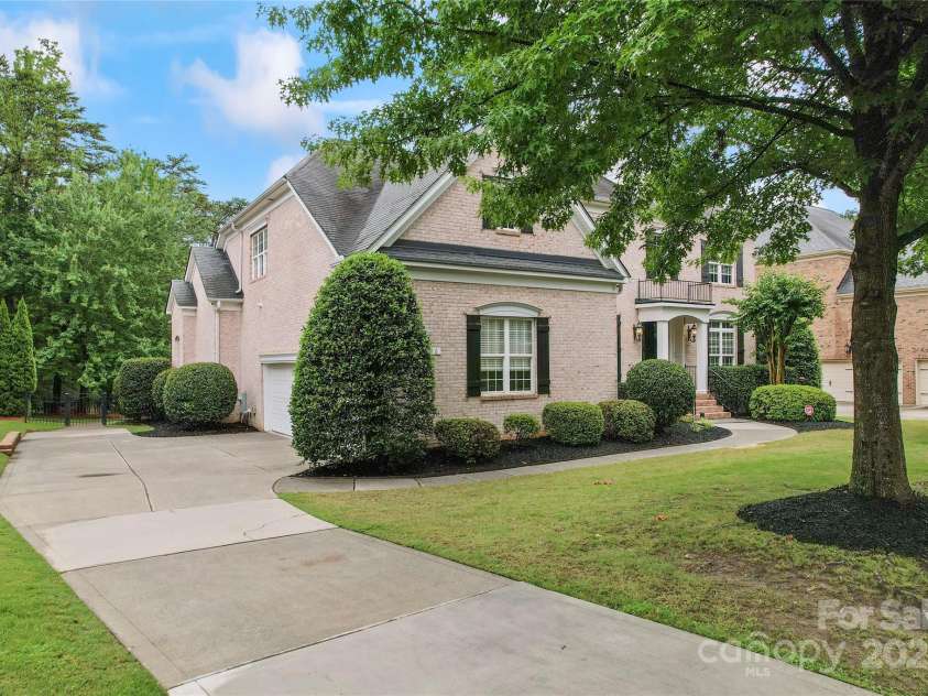 13716 Glen Abbey Drive, Charlotte, NC 28278.  MLS# CAR4265322, YatesRealty ID 26248. 