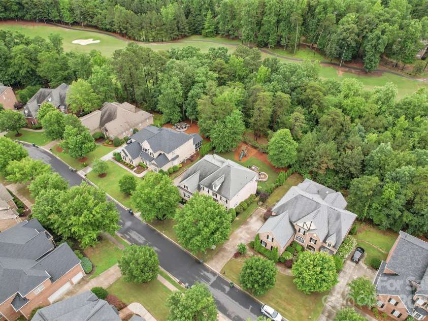 13716 Glen Abbey Drive, Charlotte, NC 28278.  MLS# CAR4265322, YatesRealty ID 26248. 