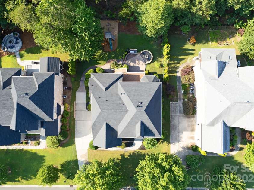 13716 Glen Abbey Drive, Charlotte, NC 28278.  MLS# CAR4265322, YatesRealty ID 26248. 