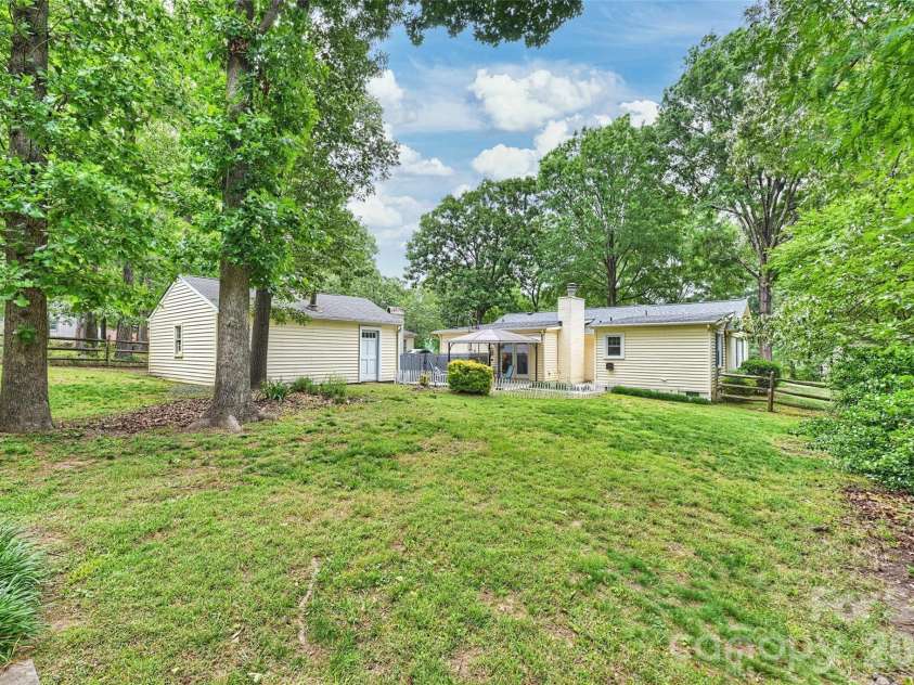 7008 Brookgreen Terrace, Matthews, NC 28104.  MLS# CAR4380563, YatesRealty ID 26248. 
