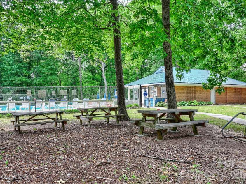 7008 Brookgreen Terrace, Matthews, NC 28104.  MLS# CAR4380563, YatesRealty ID 26248. Community Picnic Area