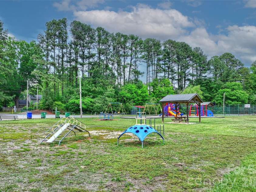 7008 Brookgreen Terrace, Matthews, NC 28104.  MLS# CAR4380563, YatesRealty ID 26248. Playground