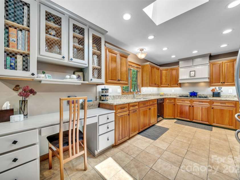 23 Indigo Way, Hendersonville, NC 28739.  MLS# CAR4274424, YatesRealty ID 26249. 