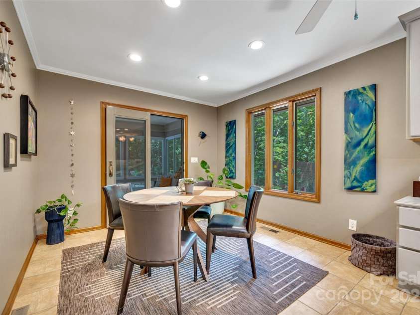 23 Indigo Way, Hendersonville, NC 28739.  MLS# CAR4274424, YatesRealty ID 26249. 