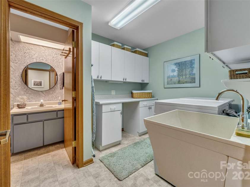 23 Indigo Way, Hendersonville, NC 28739.  MLS# CAR4274424, YatesRealty ID 26249. 