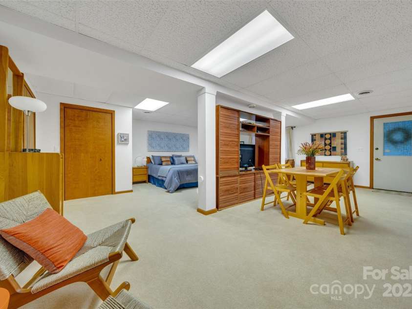 23 Indigo Way, Hendersonville, NC 28739.  MLS# CAR4274424, YatesRealty ID 26249. 