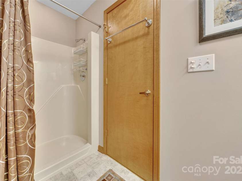 23 Indigo Way, Hendersonville, NC 28739.  MLS# CAR4274424, YatesRealty ID 26249. 