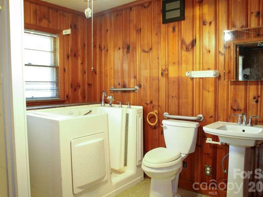 905 10th Street, Bessemer City, NC 28016.  MLS# CAR4384876, YatesRealty ID 26249. Full Bath #2