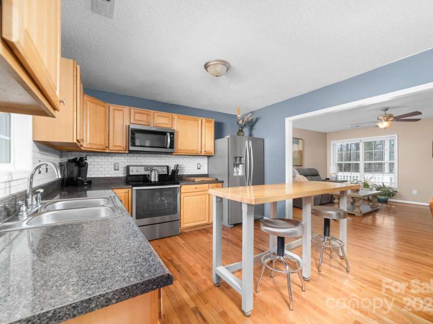 1025 Hunter Valley Road, Shelby, NC 28150.  MLS# CAR4234430, YatesRealty ID 2625. 