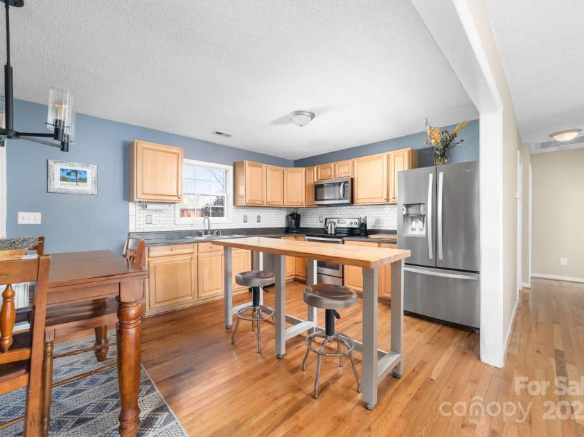 1025 Hunter Valley Road, Shelby, NC 28150.  MLS# CAR4234430, YatesRealty ID 2625. 