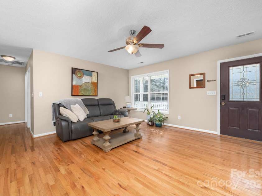 1025 Hunter Valley Road, Shelby, NC 28150.  MLS# CAR4234430, YatesRealty ID 2625. 