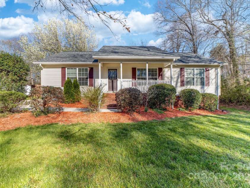 1025 Hunter Valley Road, Shelby, NC 28150.  MLS# CAR4234430, YatesRealty ID 2625. Welcome Home.
