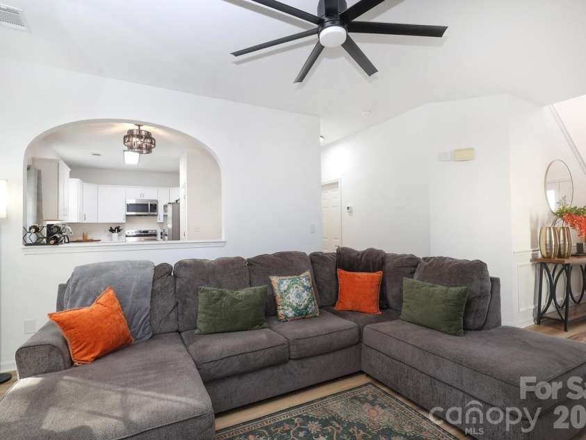 2431 Brathay Court, Charlotte, NC 28269.  MLS# CAR4338508, YatesRealty ID 2625. 