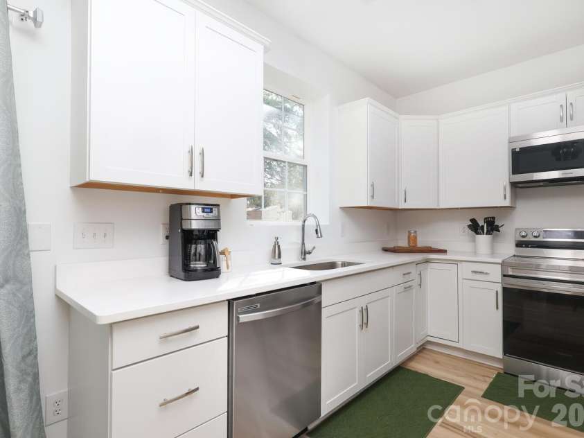 2431 Brathay Court, Charlotte, NC 28269.  MLS# CAR4338508, YatesRealty ID 2625. 