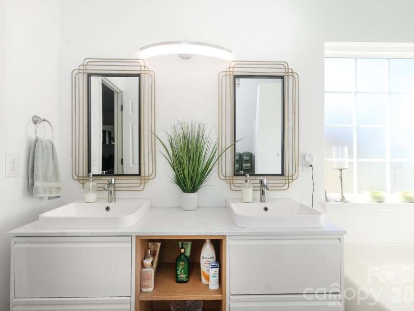 2431 Brathay Court, Charlotte, NC 28269.  MLS# CAR4338508, YatesRealty ID 2625. 